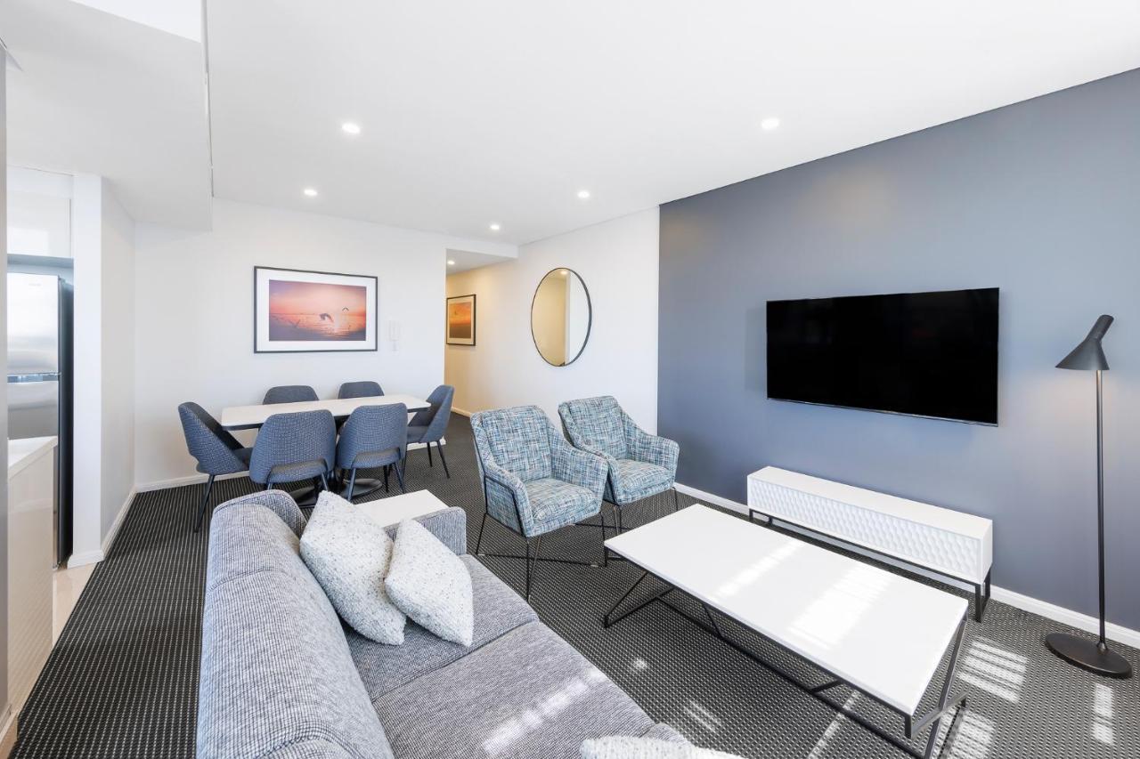 เมอริตัน สวีท เซตแลนด์ Aparthotel ซิดนีย์ ภายนอก รูปภาพ A living room at the hotel