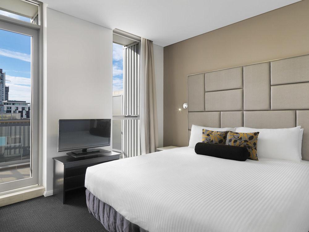 เมอริตัน สวีท เซตแลนด์ Aparthotel ซิดนีย์ ภายนอก รูปภาพ A bedroom at the Mantra on Lonsdale